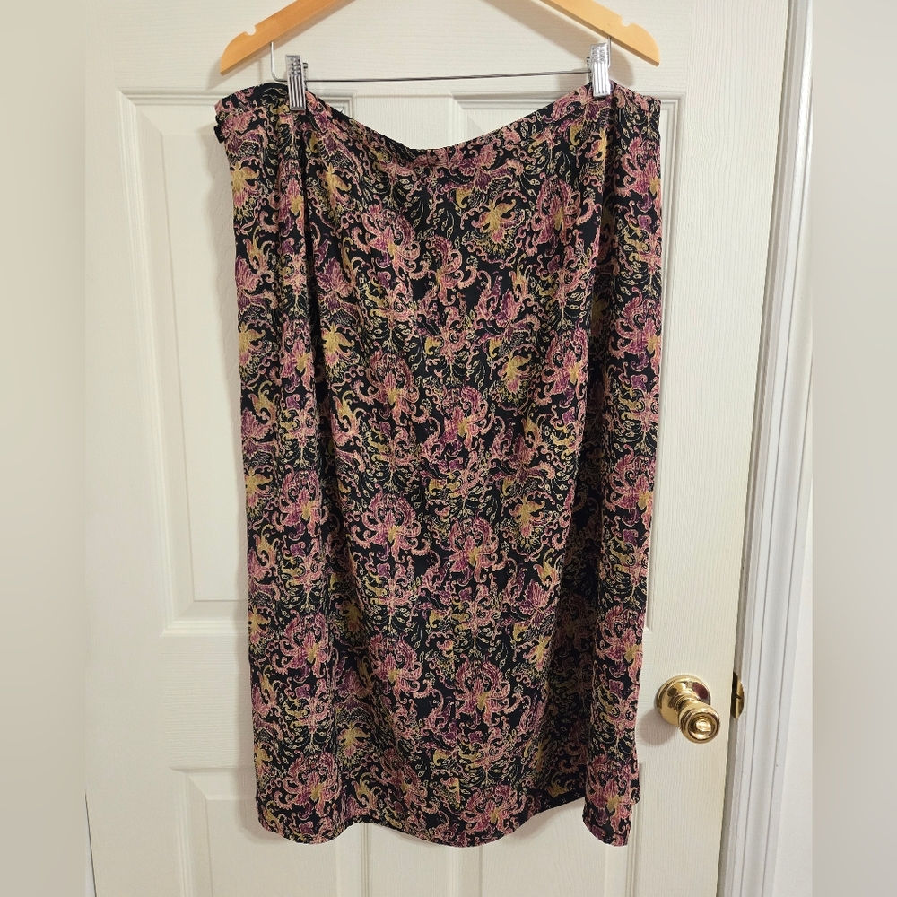 Chic Reversible Maxi Skirt In Black, Pink And Cream Colors No Size Tag